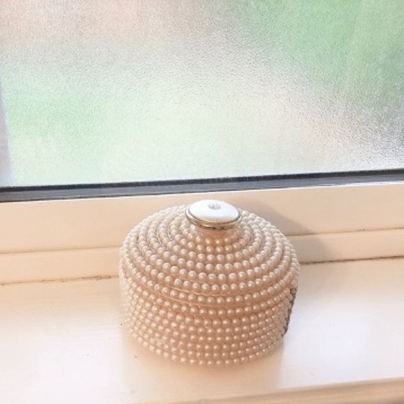 Pearl Jewelry Box / Case - Picture 15 of 15